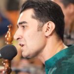 دانلود آهنگ نوید دهقان خونم را میریزی تو با رقیب من آمیزی