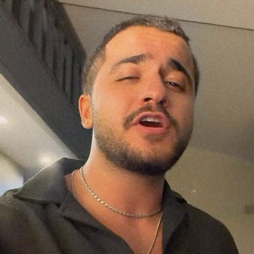 دانلود آهنگ عرشیاس ازت کلی خاطره موند برام همین دور و برام فکر نکنی دورما - آلیس موزیک