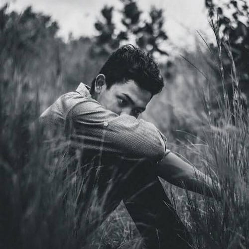 دانلود آهنگ جهانت پر ز آغوش است ولی تنهای تنهایی - آلیس موزیک