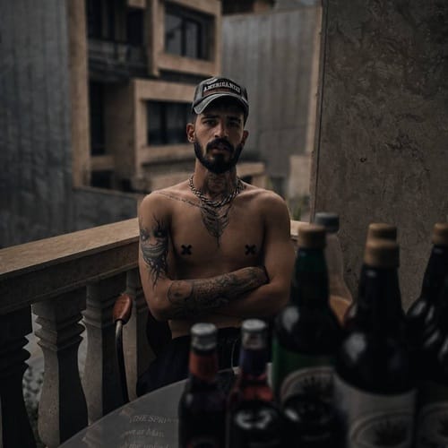 دانلود آهنگ سمی لون شدم بازیچه بچه بازیات اشکاتو پاک کنم دستتو میگیرم - آلیس موزیک