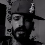 دانلود آهنگ سمی لون جنازم گوشه اتاق افتاده دیگه نمیام دنبالت